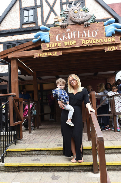 Kimberley2BWalsh2BVisits2BChessington2BWorld2BAdventures2B55Nrq-s1FgZl.jpg