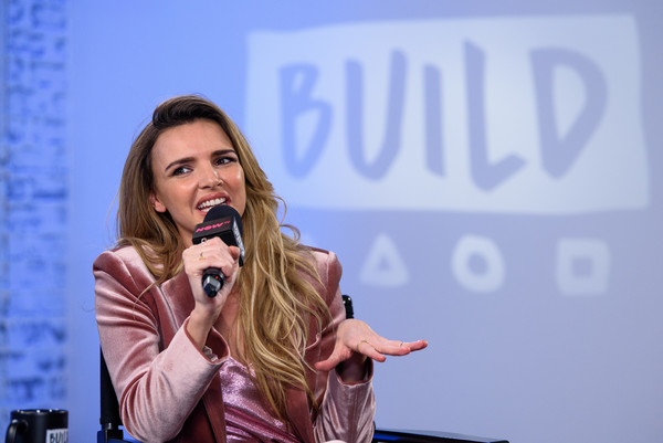 BUILD2BNadine2BCoyle2BO_GlNqXrxcjl.jpg