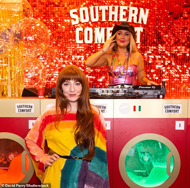 nicolarobertsmedia-009.jpg