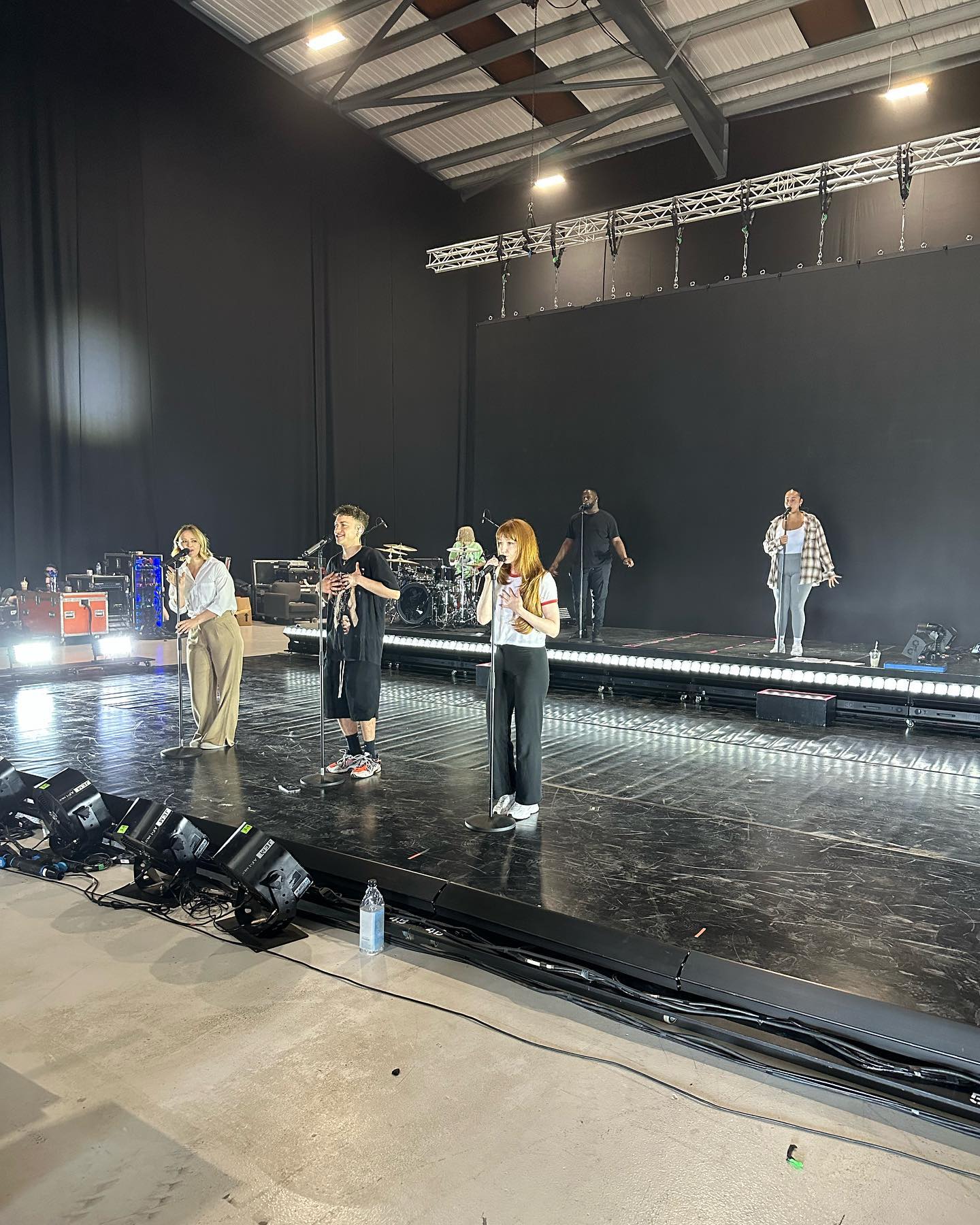 GalleryAloud-022.jpg GalleryAloud-022.jpg