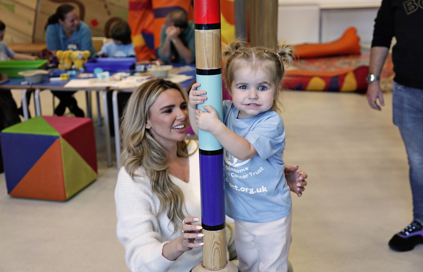 GalleryAloud-007.jpg GalleryAloud-007.jpg