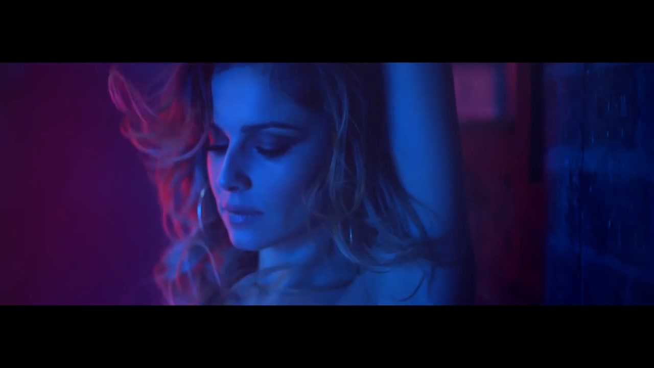 Cheryl_-_Crazy_Stupid_Love_ft__Tinie_Tempah_mp4_snapshot_00_31_5B2016_05_06_20_09_255D.jpg