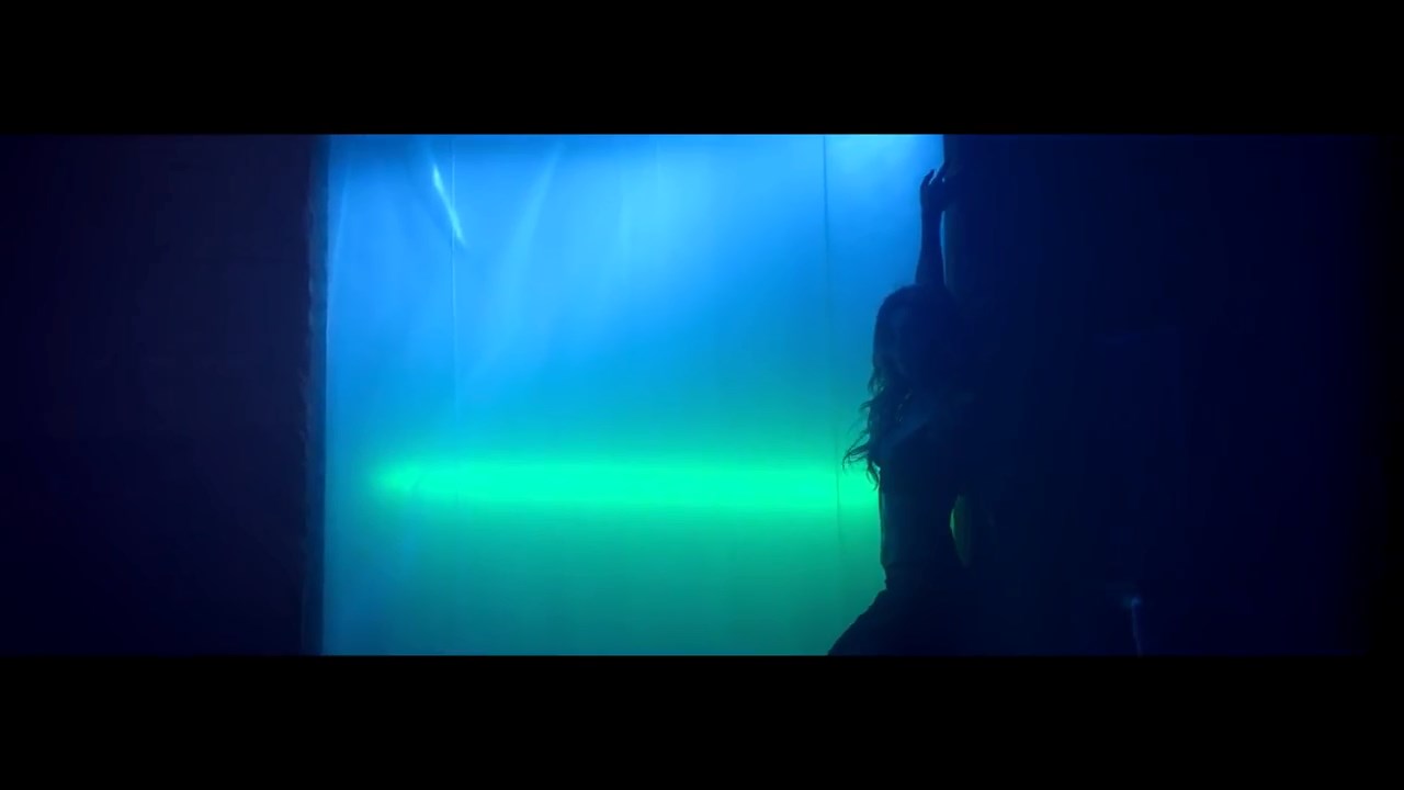 Cheryl_-_Crazy_Stupid_Love_ft__Tinie_Tempah_mp4_snapshot_00_53_5B2016_05_06_20_10_235D.jpg