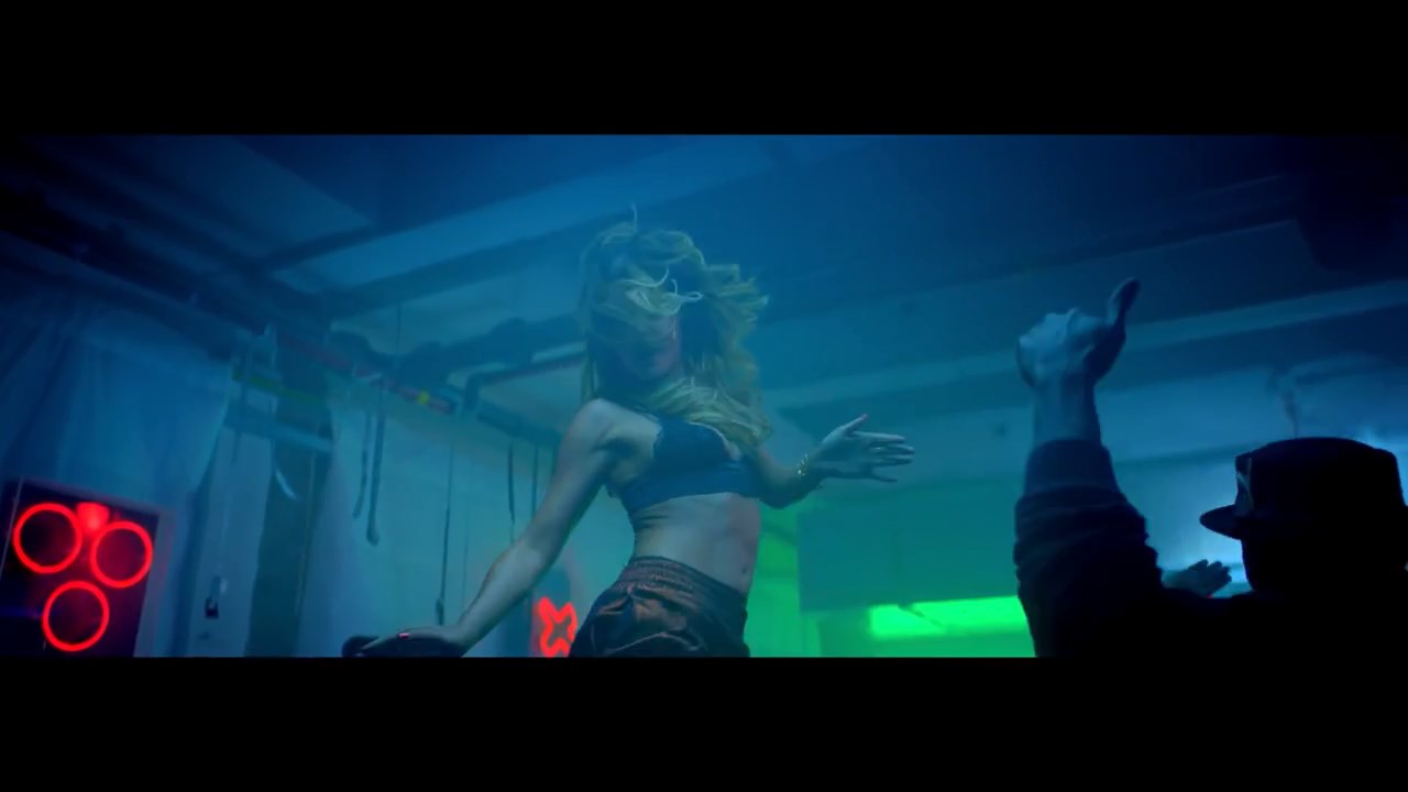 Cheryl_-_Crazy_Stupid_Love_ft__Tinie_Tempah_mp4_snapshot_01_10_5B2016_05_06_20_11_105D.jpg