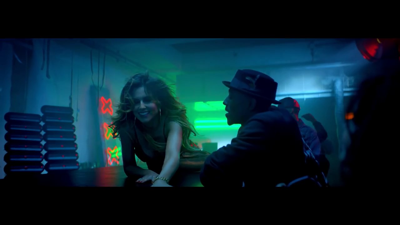 Cheryl_-_Crazy_Stupid_Love_ft__Tinie_Tempah_mp4_snapshot_01_47_5B2016_05_06_20_14_025D.jpg