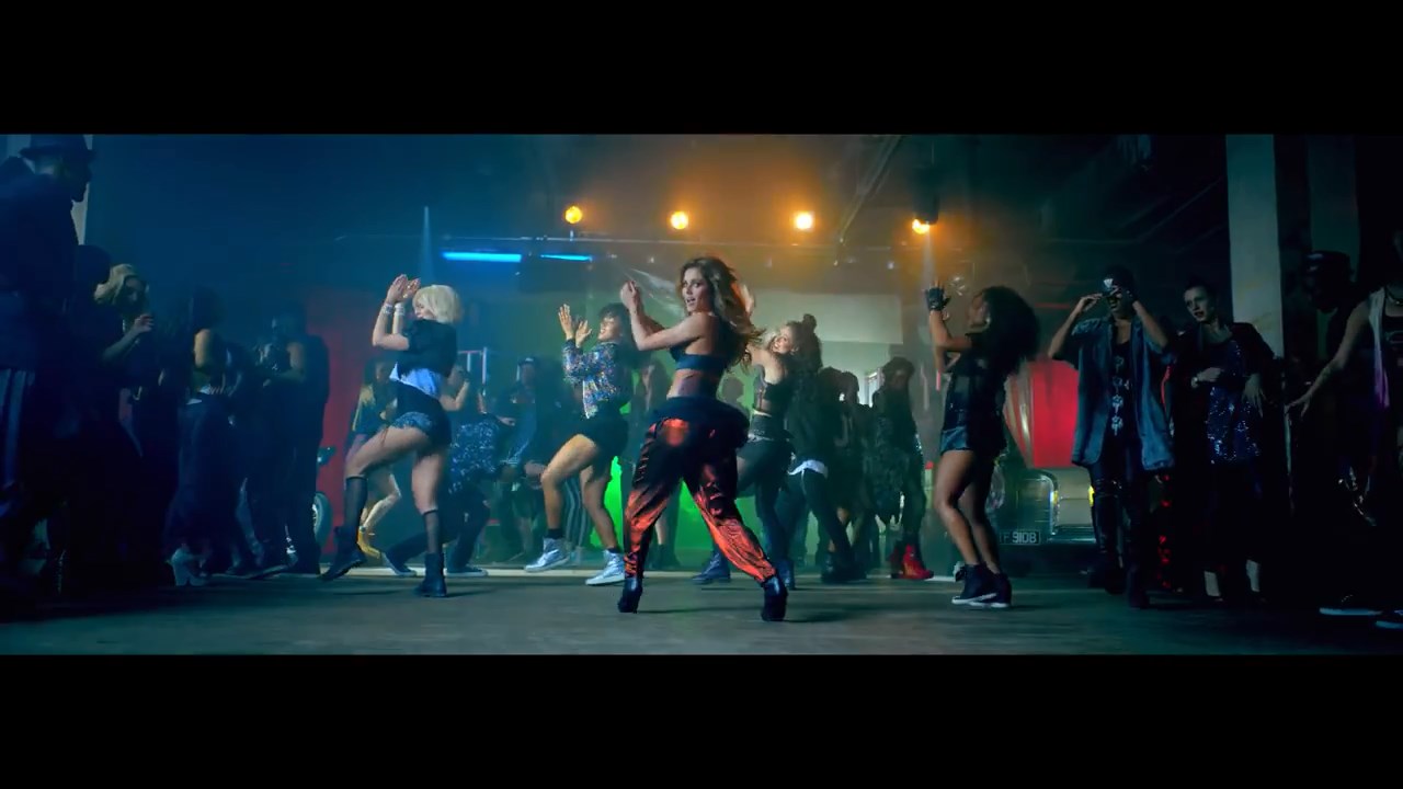 Cheryl_-_Crazy_Stupid_Love_ft__Tinie_Tempah_mp4_snapshot_02_24_5B2016_05_06_20_15_315D.jpg