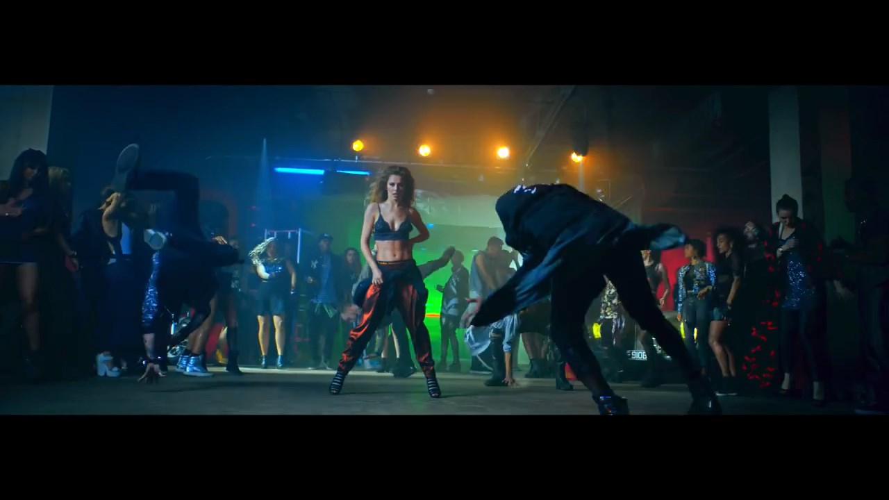 Cheryl_-_Crazy_Stupid_Love_ft__Tinie_Tempah_mp4_snapshot_02_42_5B2016_05_06_20_16_035D.jpg