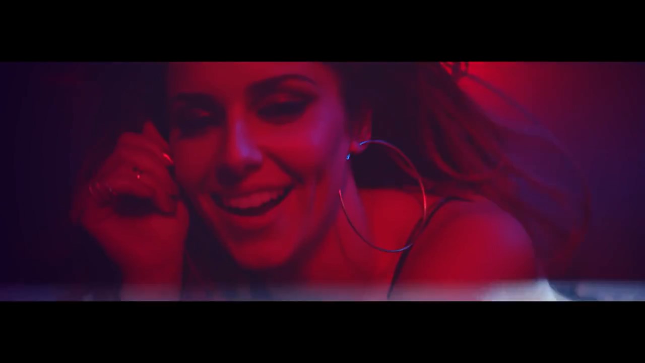Cheryl_-_Crazy_Stupid_Love_ft__Tinie_Tempah_mp4_snapshot_03_16_5B2016_05_06_20_17_135D.jpg