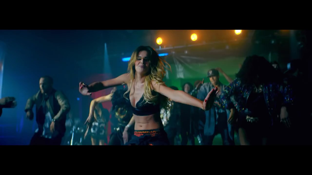 Cheryl_-_Crazy_Stupid_Love_ft__Tinie_Tempah_mp4_snapshot_03_32_5B2016_05_06_20_17_565D.jpg
