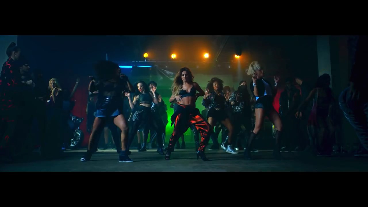 Cheryl_-_Crazy_Stupid_Love_ft__Tinie_Tempah_mp4_snapshot_03_35_5B2016_05_06_20_18_015D.jpg