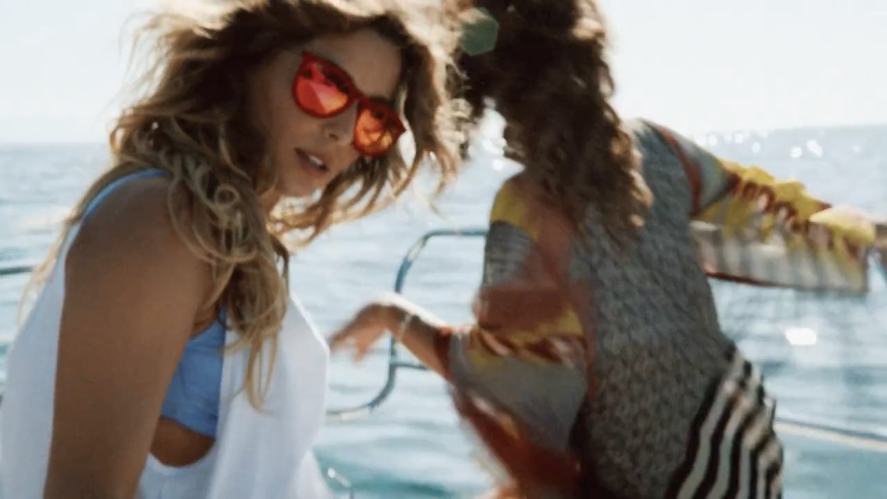 Cheryl_-_I_Don_t_Care_28Explicit29_mp4_snapshot_01_03_5B2016_05_06_20_25_475D.jpg