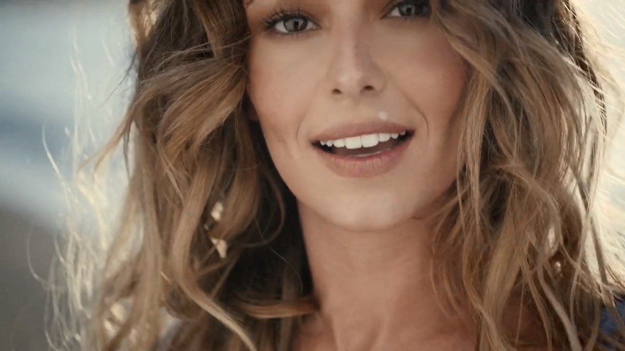 Cheryl_-_I_Don_t_Care_28Explicit29_mp4_snapshot_01_07_5B2016_05_06_20_25_585D.jpg