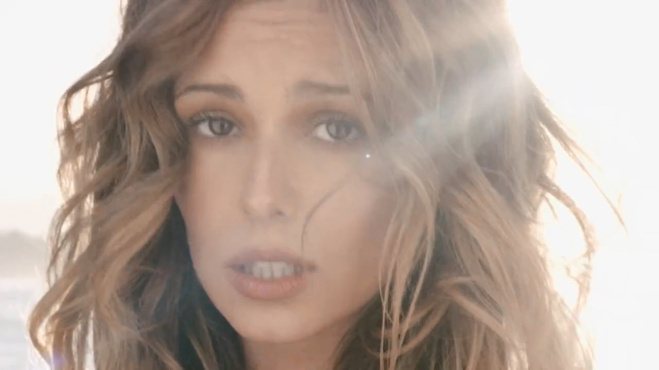 Cheryl_-_I_Don_t_Care_28Explicit29_mp4_snapshot_01_43_5B2016_05_06_20_28_365D.jpg