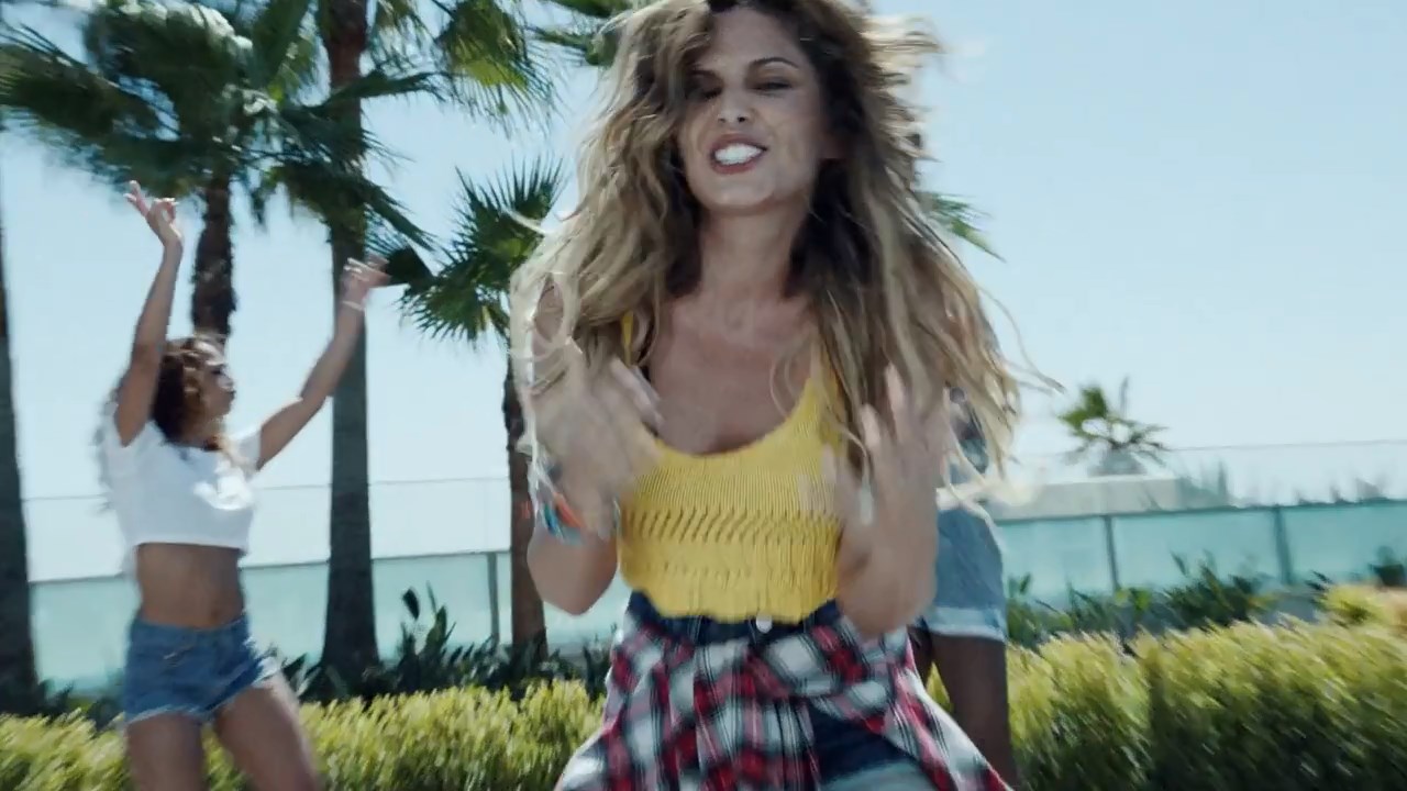 Cheryl_-_I_Don_t_Care_28Explicit29_mp4_snapshot_03_40_5B2016_05_06_20_31_585D.jpg