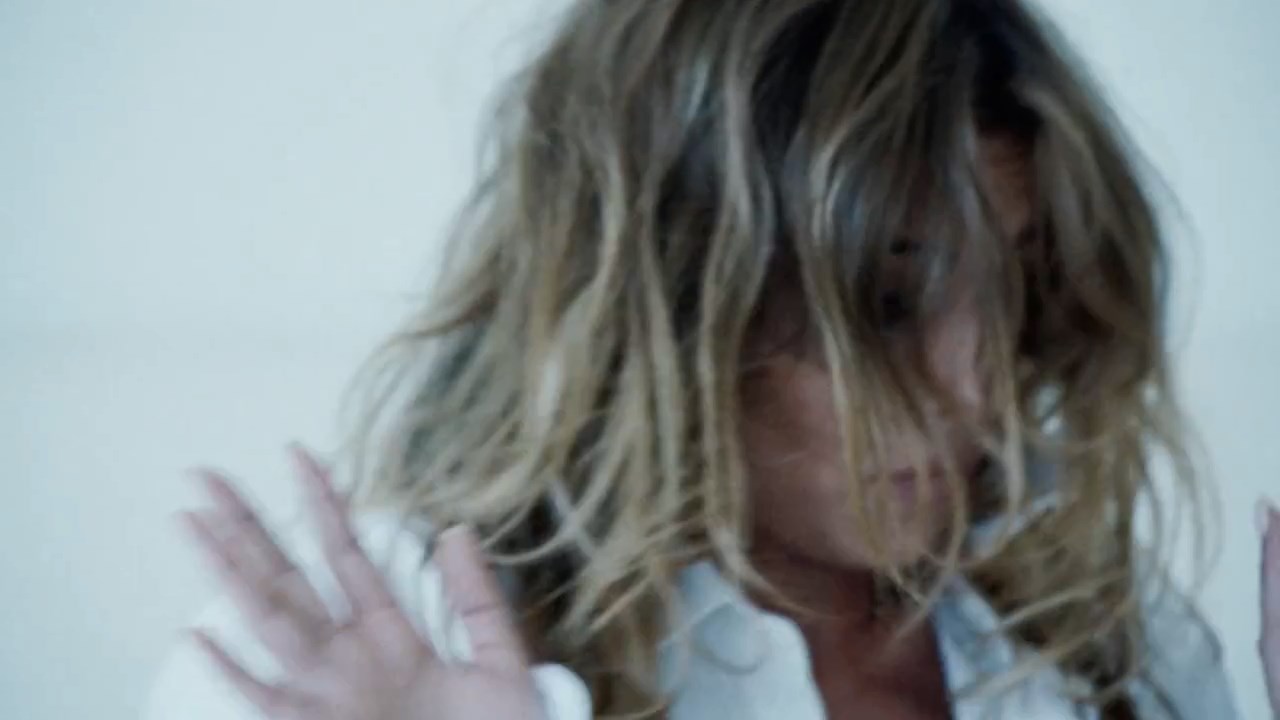 Cheryl_-_I_Don_t_Care_28Explicit29_mp4_snapshot_03_43_5B2016_05_06_20_32_105D.jpg