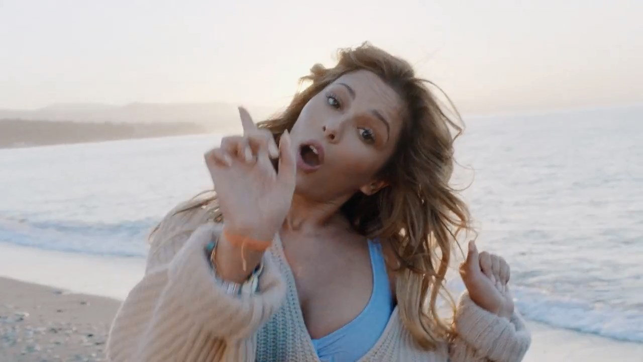 Cheryl_-_I_Don_t_Care_28Explicit29_mp4_snapshot_03_45_5B2016_05_06_20_32_135D.jpg