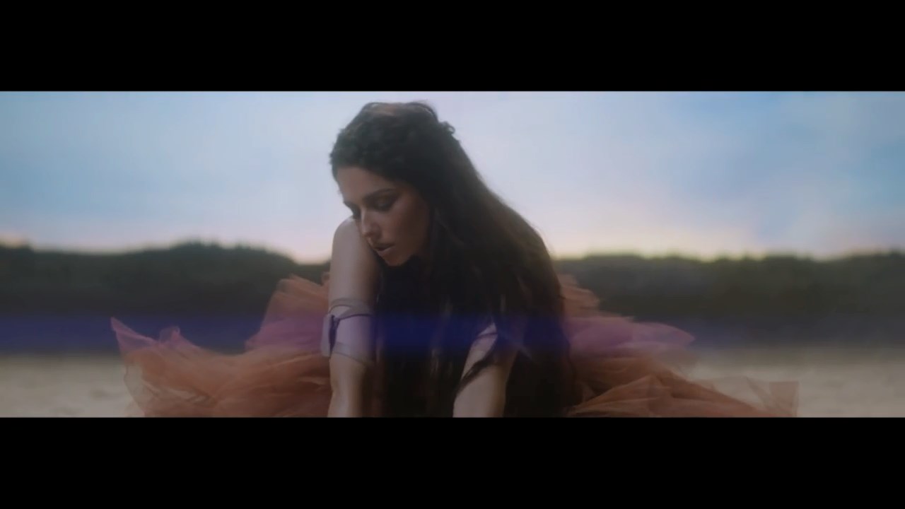 Cheryl_-_Only_Human_mp4_snapshot_00_09_5B2016_05_06_20_37_145D.jpg