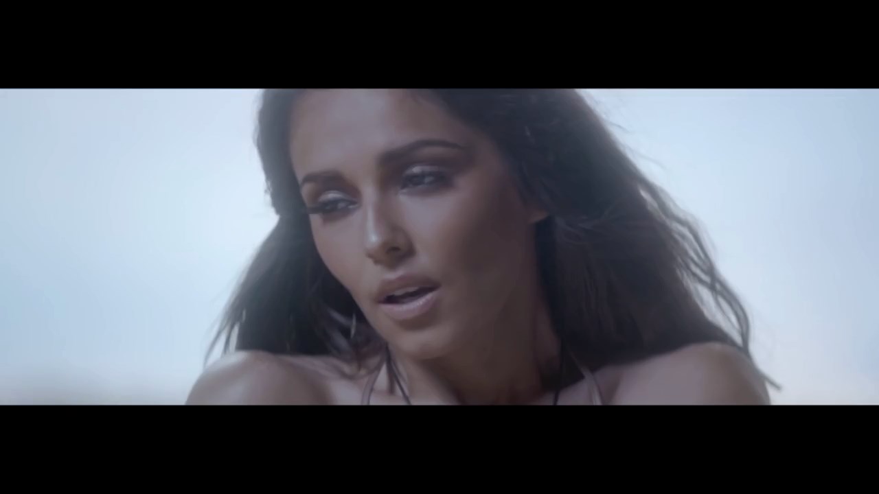 Cheryl_-_Only_Human_mp4_snapshot_00_44_5B2016_05_06_20_38_125D.jpg