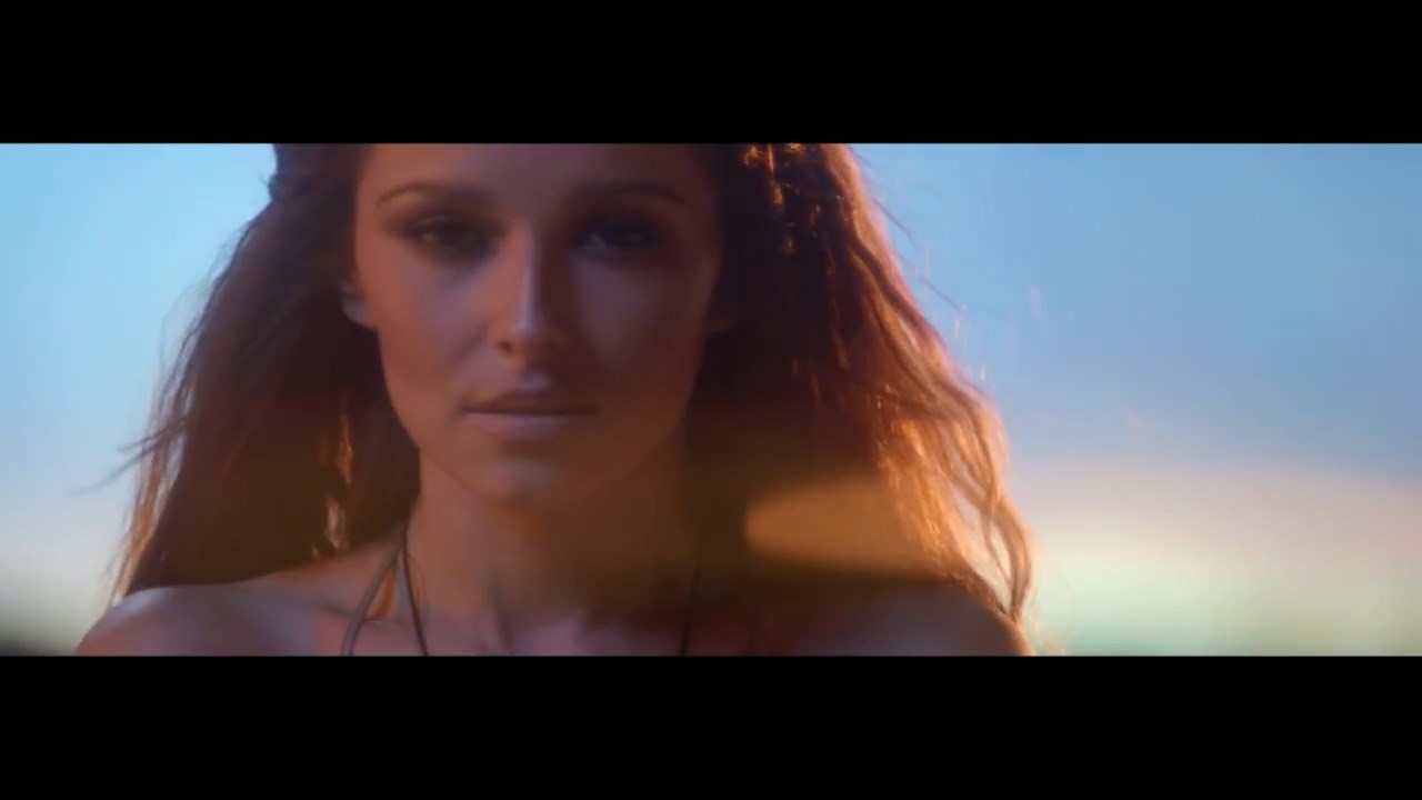 Cheryl_-_Only_Human_mp4_snapshot_00_56_5B2016_05_06_20_38_285D.jpg