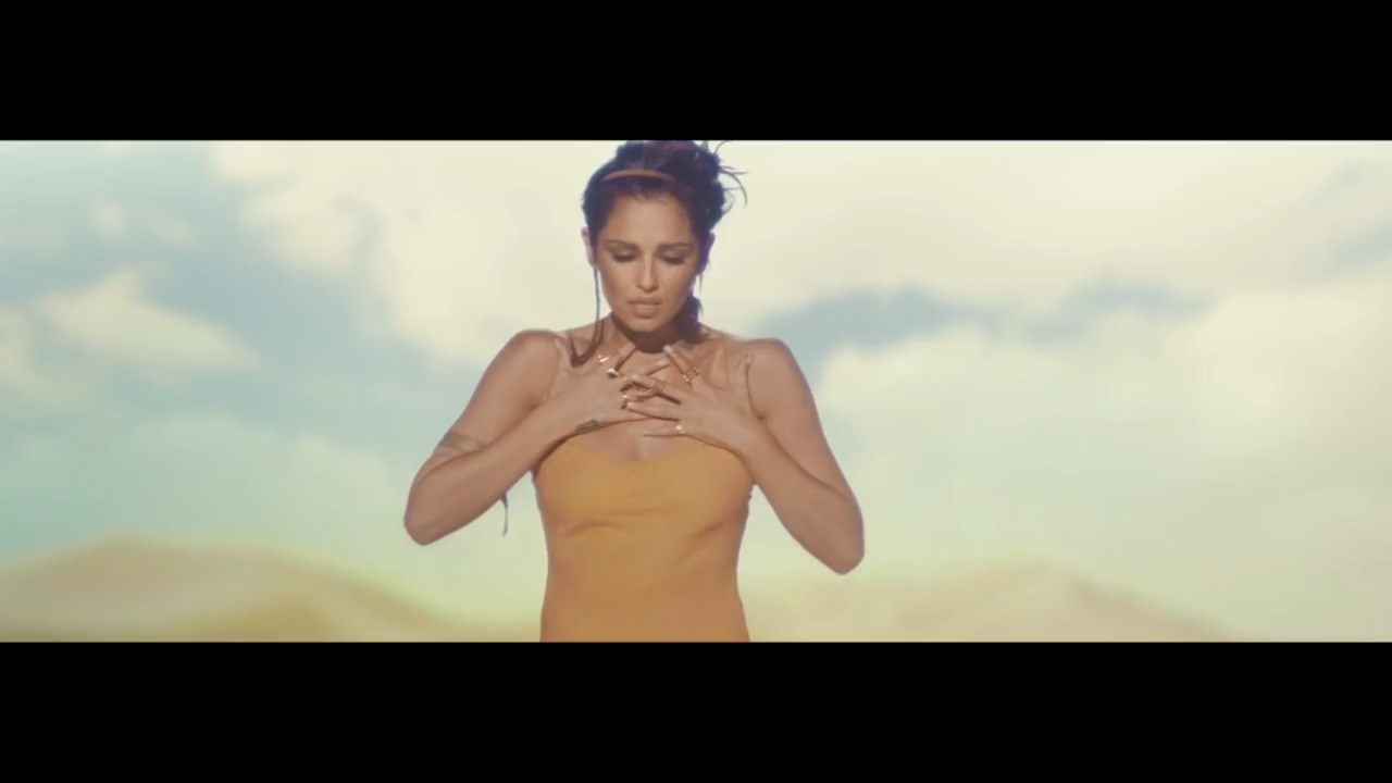 Cheryl_-_Only_Human_mp4_snapshot_01_11_5B2016_05_06_20_38_435D.jpg