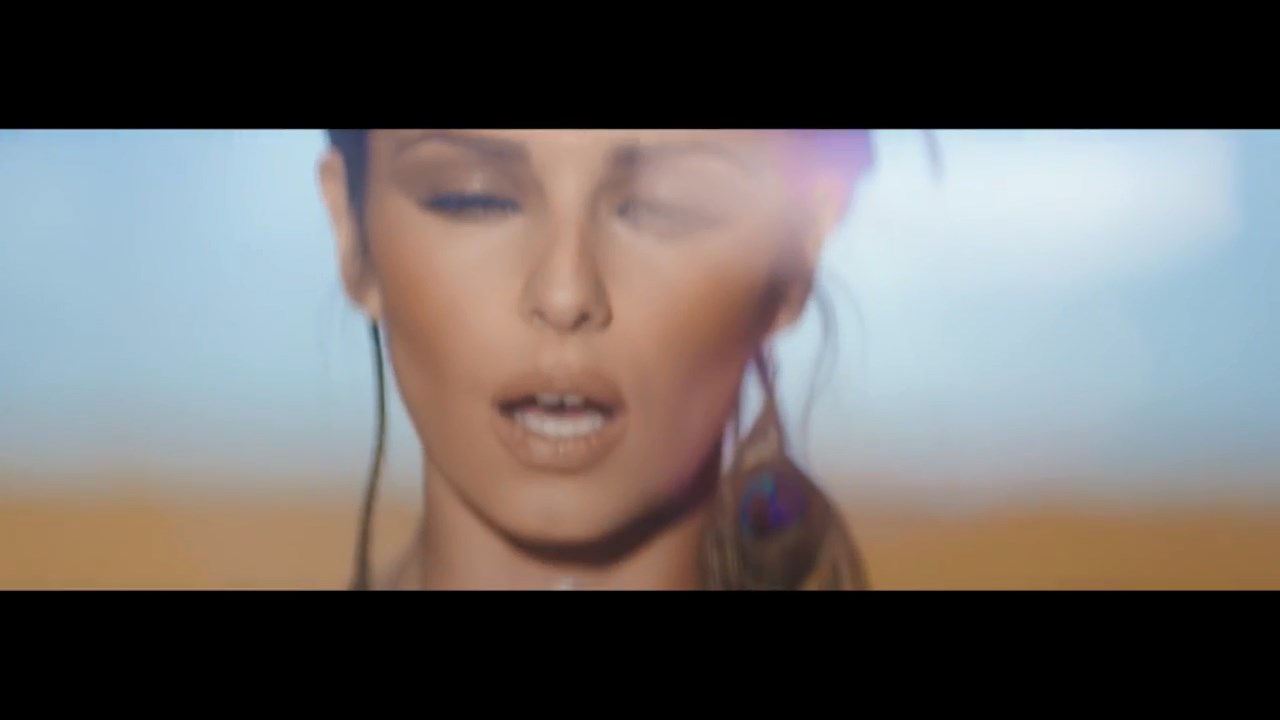 Cheryl_-_Only_Human_mp4_snapshot_01_25_5B2016_05_06_20_39_485D.jpg