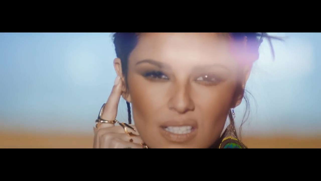 Cheryl_-_Only_Human_mp4_snapshot_01_28_5B2016_05_06_20_39_545D.jpg