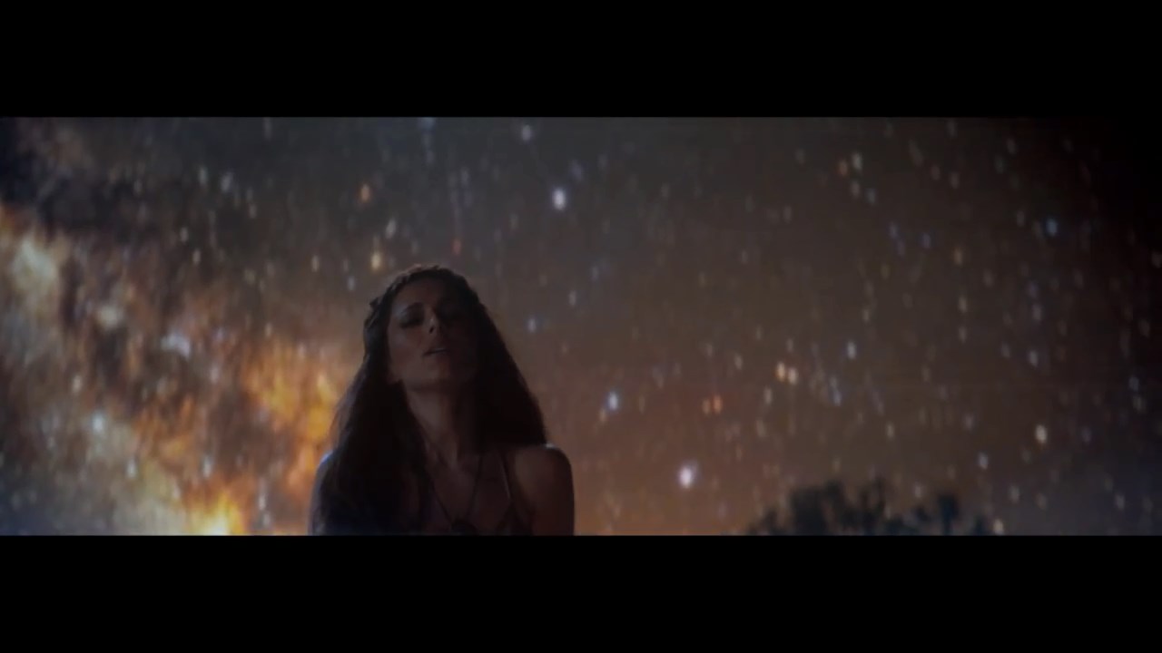 Cheryl_-_Only_Human_mp4_snapshot_02_20_5B2016_05_06_20_41_025D.jpg
