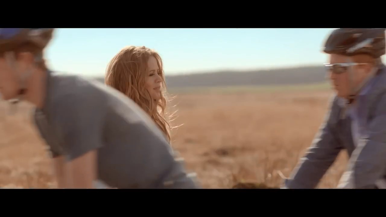 Alistair_Griffin_featuring_Kimberley_Walsh_-_The_Road_28Official_Video29_mp4_snapshot_02_01_5B2016_05_06_19_55_245D.jpg