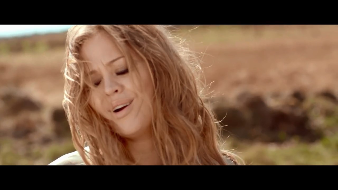 Alistair_Griffin_featuring_Kimberley_Walsh_-_The_Road_28Official_Video29_mp4_snapshot_02_13_5B2016_05_06_19_55_425D.jpg