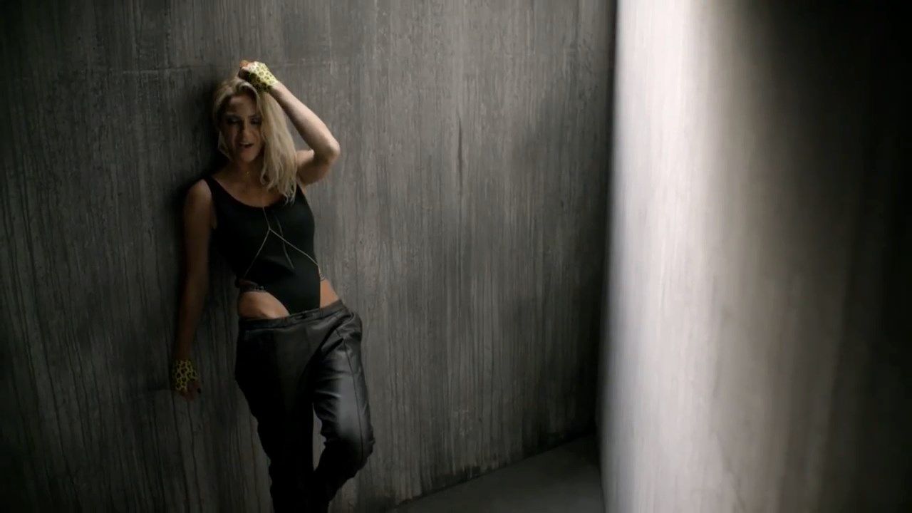 Sarah_Harding_-_Threads_mp4_snapshot_00_19_5B2016_06_03_20_12_115D.jpg