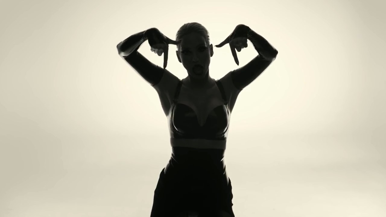 Sarah_Harding_-_Threads_mp4_snapshot_00_26_5B2016_06_03_20_12_305D.jpg