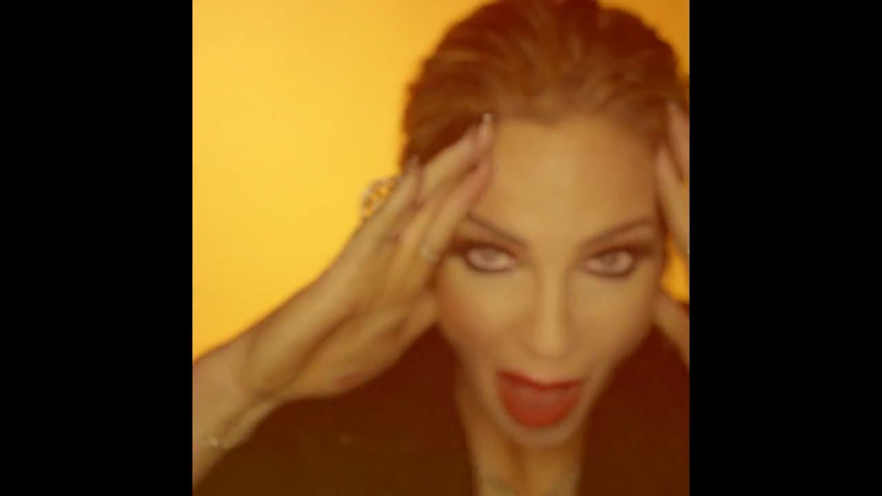 Sarah_Harding_-_Threads_mp4_snapshot_00_44_5B2016_06_03_20_13_185D.jpg