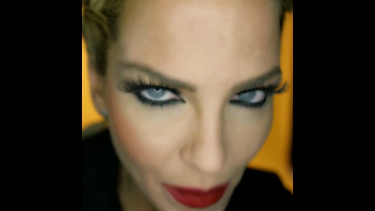 Sarah_Harding_-_Threads_mp4_snapshot_01_07_5B2016_06_03_20_14_005D.jpg