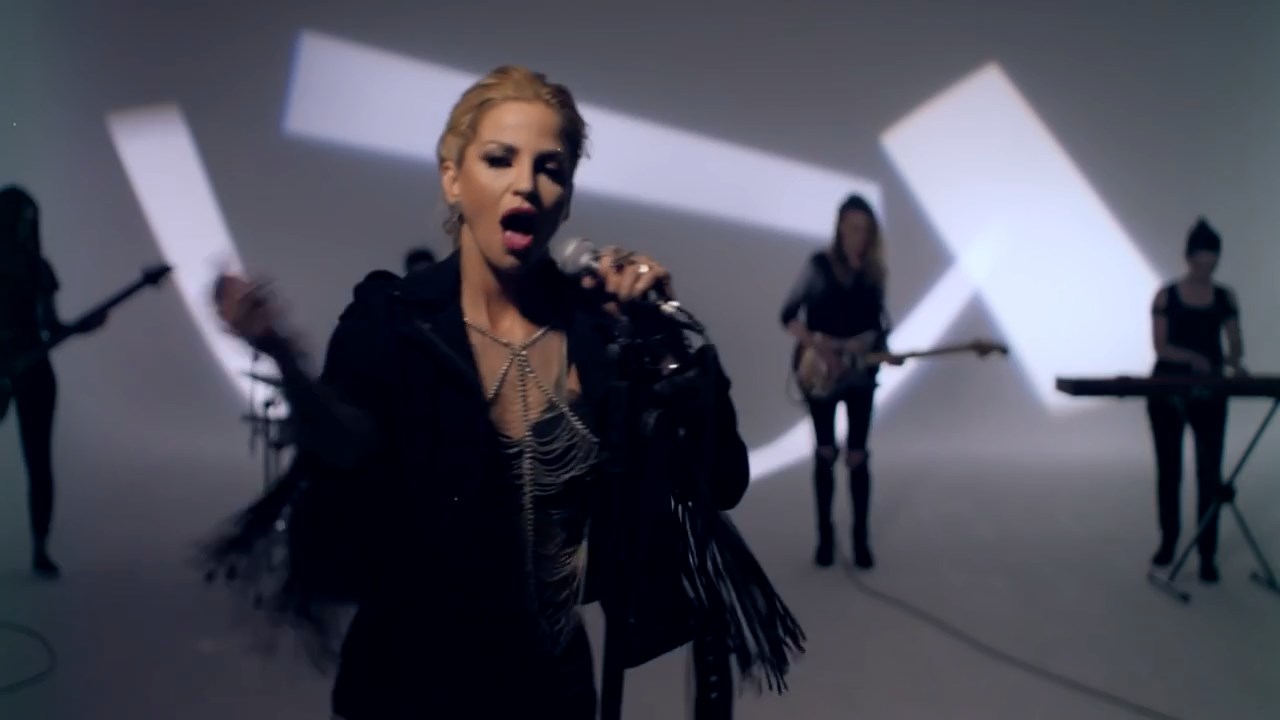Sarah_Harding_-_Threads_mp4_snapshot_01_08_5B2016_06_03_20_14_015D.jpg