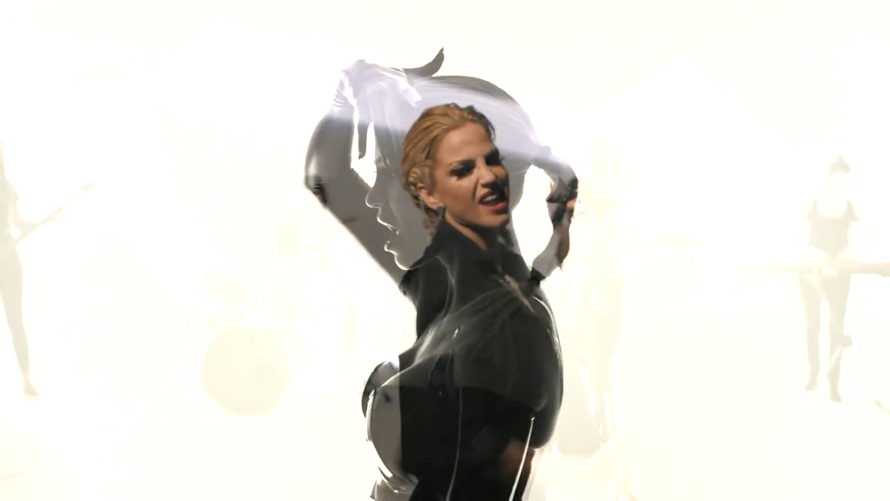 Sarah_Harding_-_Threads_mp4_snapshot_01_11_5B2016_06_03_20_14_035D.jpg