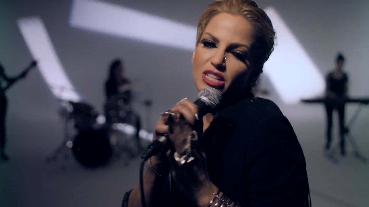 Sarah_Harding_-_Threads_mp4_snapshot_01_15_5B2016_06_03_20_14_195D.jpg