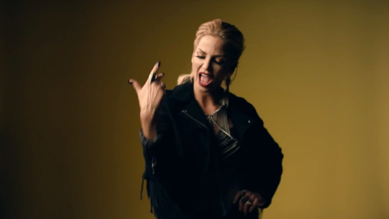 Sarah_Harding_-_Threads_mp4_snapshot_01_15_5B2016_06_03_20_14_215D.jpg