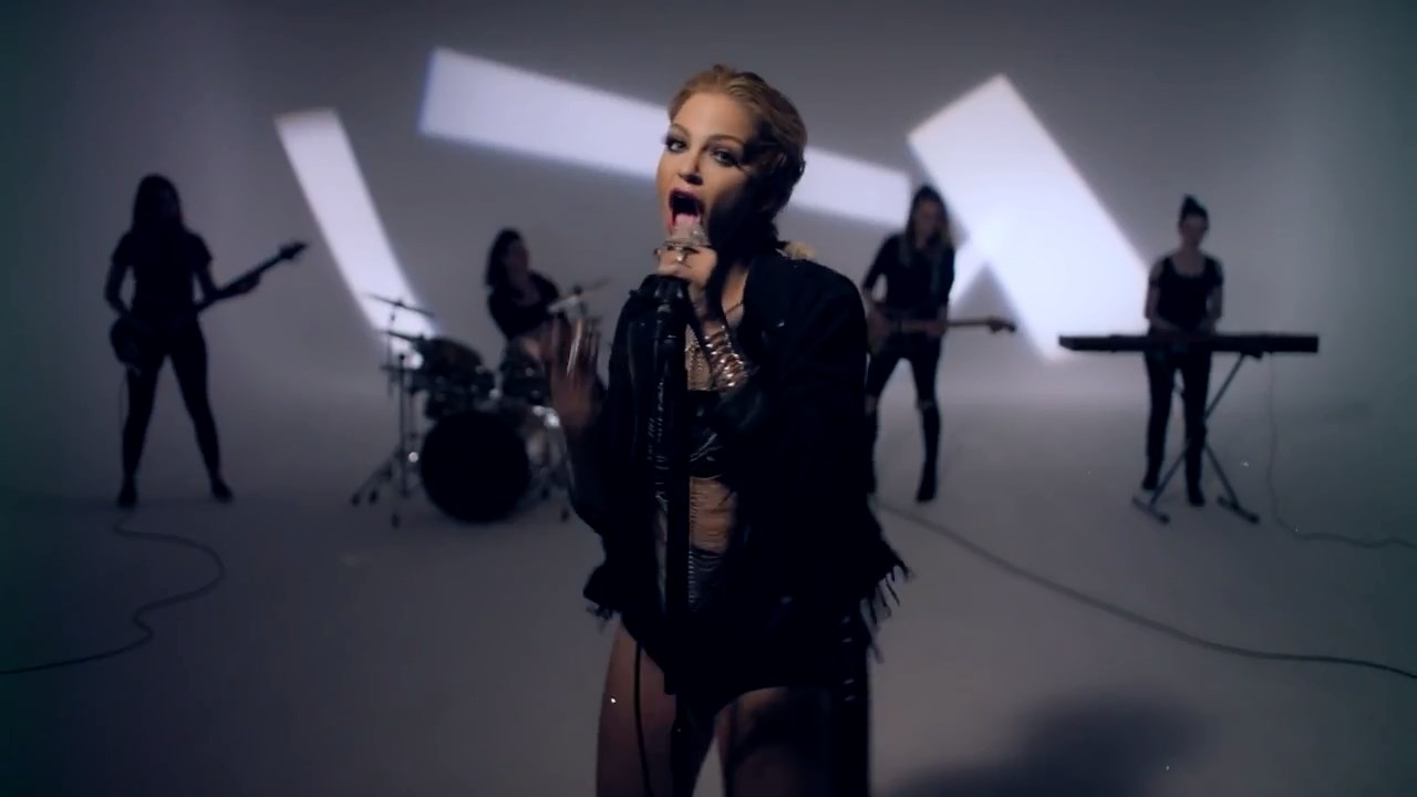 Sarah_Harding_-_Threads_mp4_snapshot_01_25_5B2016_06_03_20_16_265D.jpg
