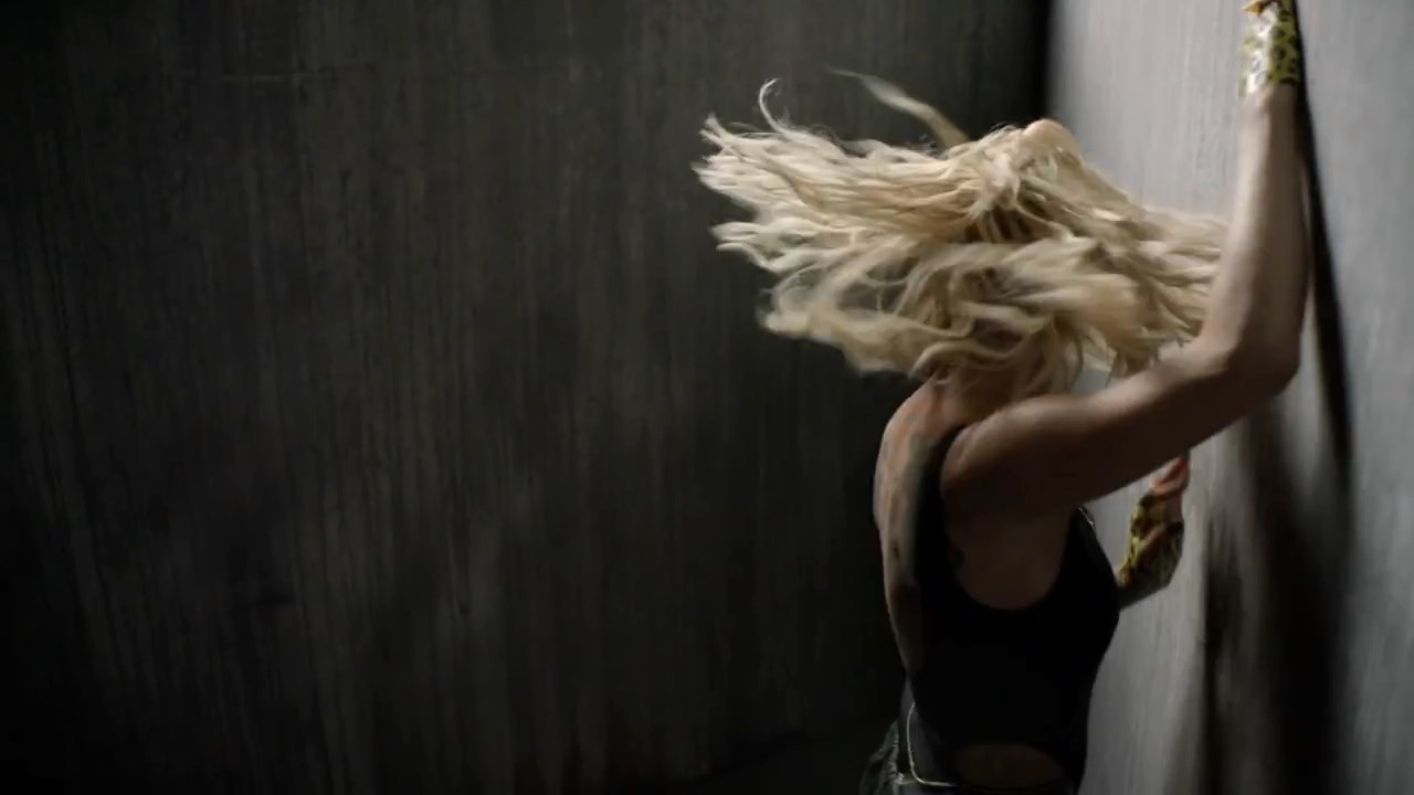 Sarah_Harding_-_Threads_mp4_snapshot_02_32_5B2016_06_03_20_18_355D.jpg
