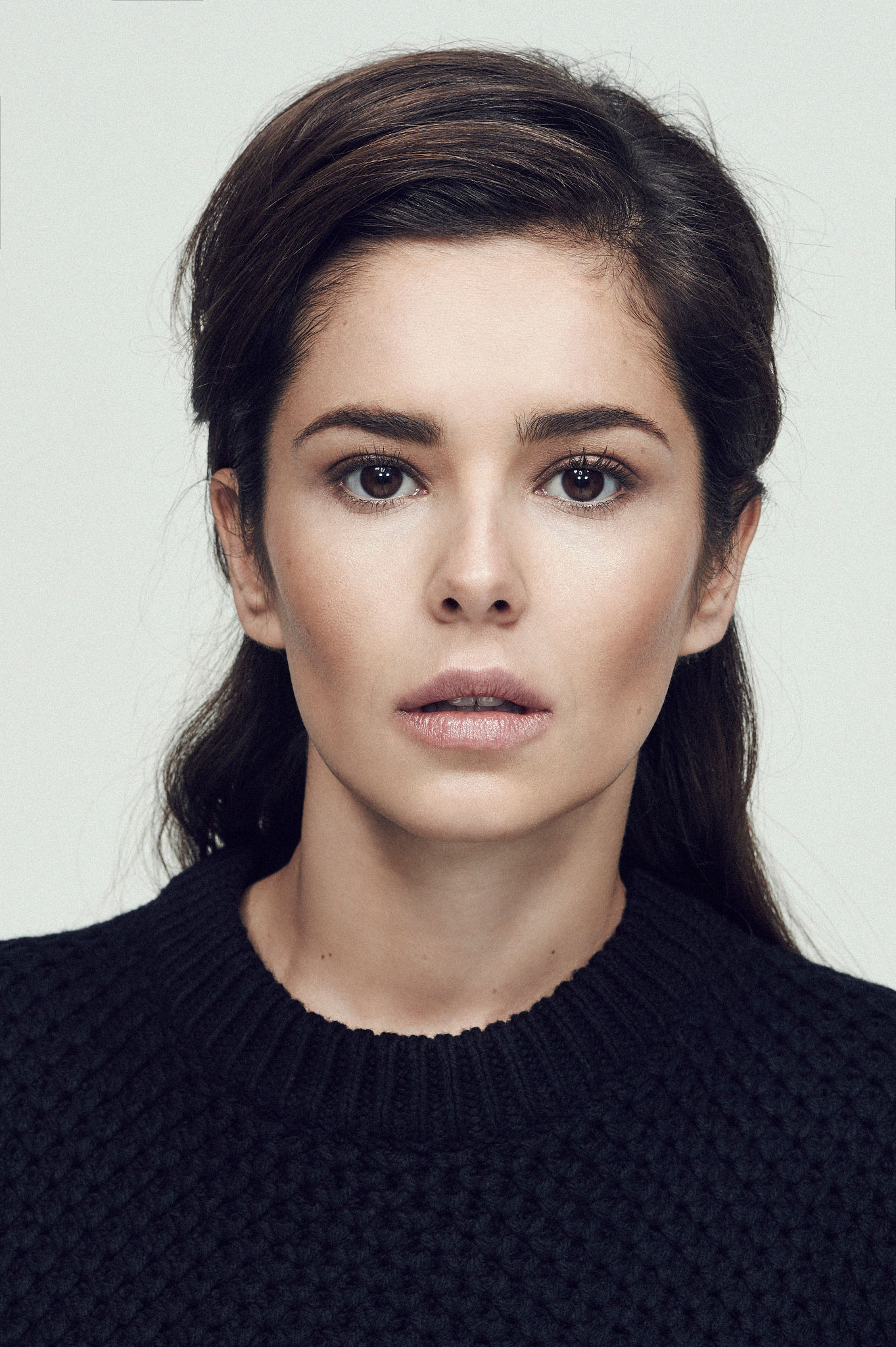 HQ
