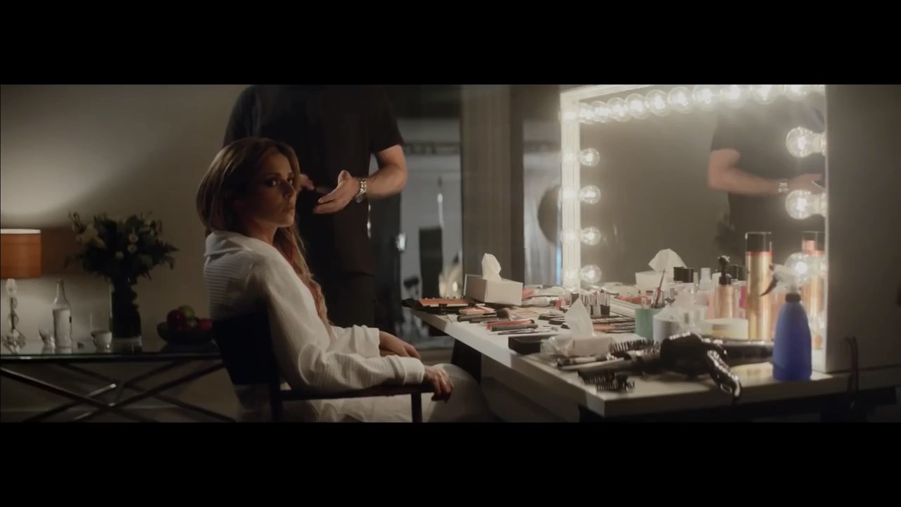 Cheryl___Beats_present__Fight_On__from_the_new_album_Only_Human_-_Beats_by_Dre_mp4_snapshot_01_00_5B2016_05_06_14_10_075D.jpg