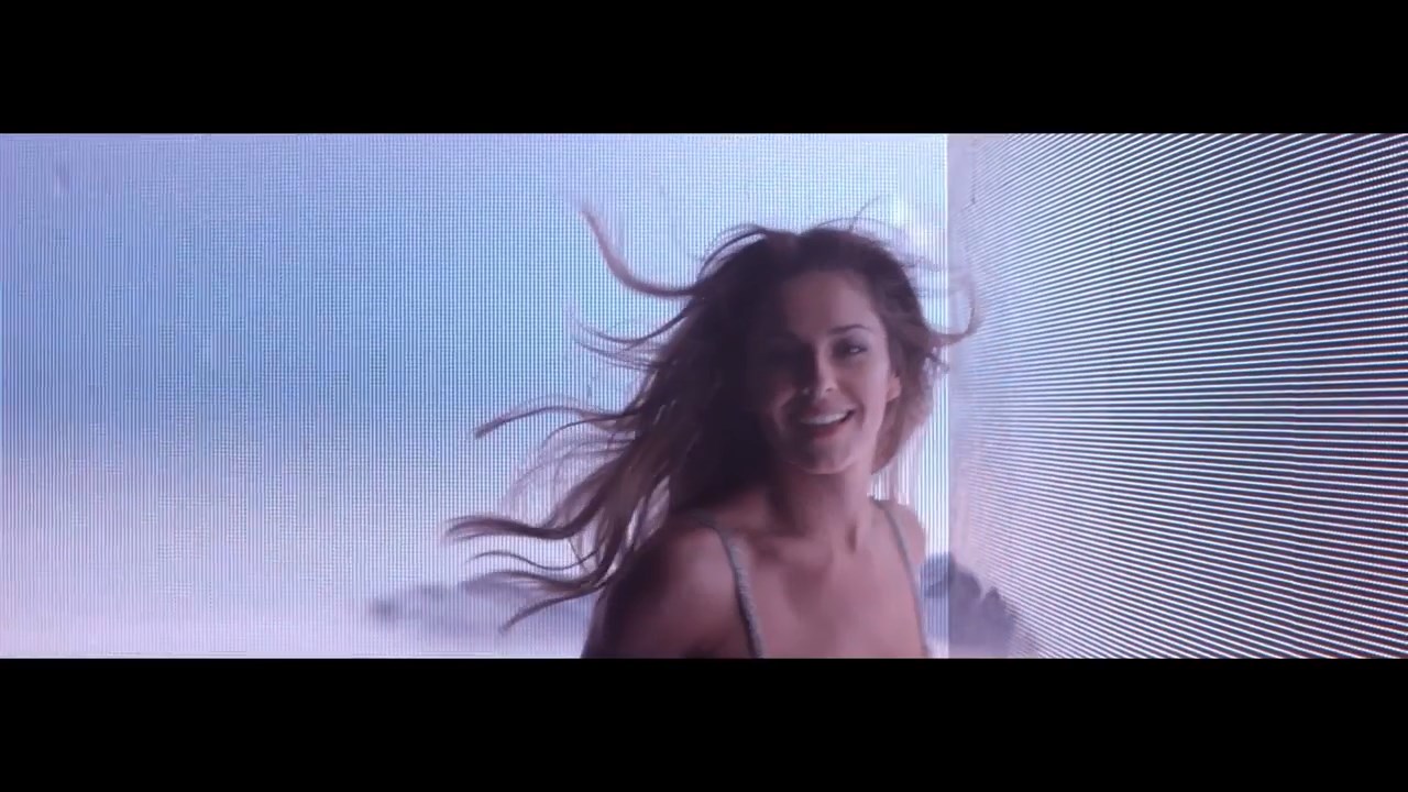 Cheryl_Debut_Fragrance_-_StormFlower_TV_advert_mp4_snapshot_00_08_5B2016_05_06_13_12_435D.jpg