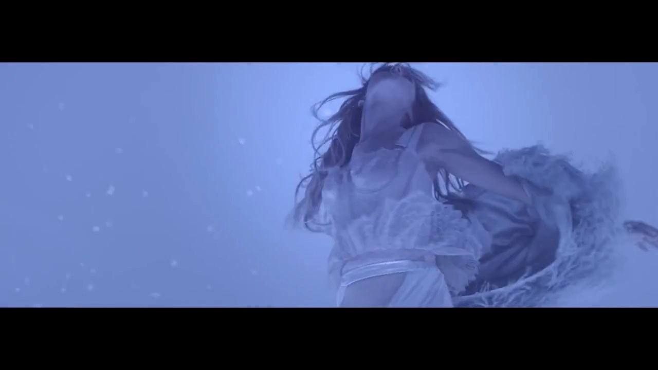 Cheryl_Debut_Fragrance_-_StormFlower_TV_advert_mp4_snapshot_00_09_5B2016_05_06_13_12_485D.jpg