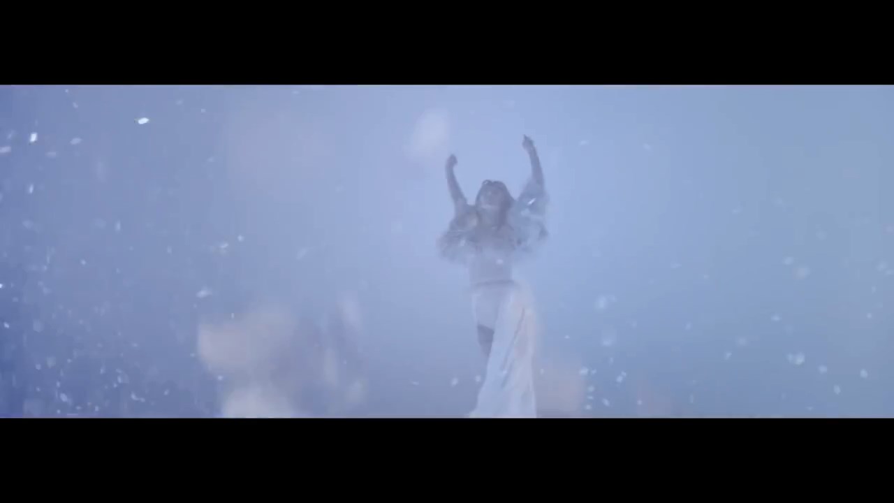 Cheryl_Debut_Fragrance_-_StormFlower_TV_advert_mp4_snapshot_00_12_5B2016_05_06_13_12_595D.jpg