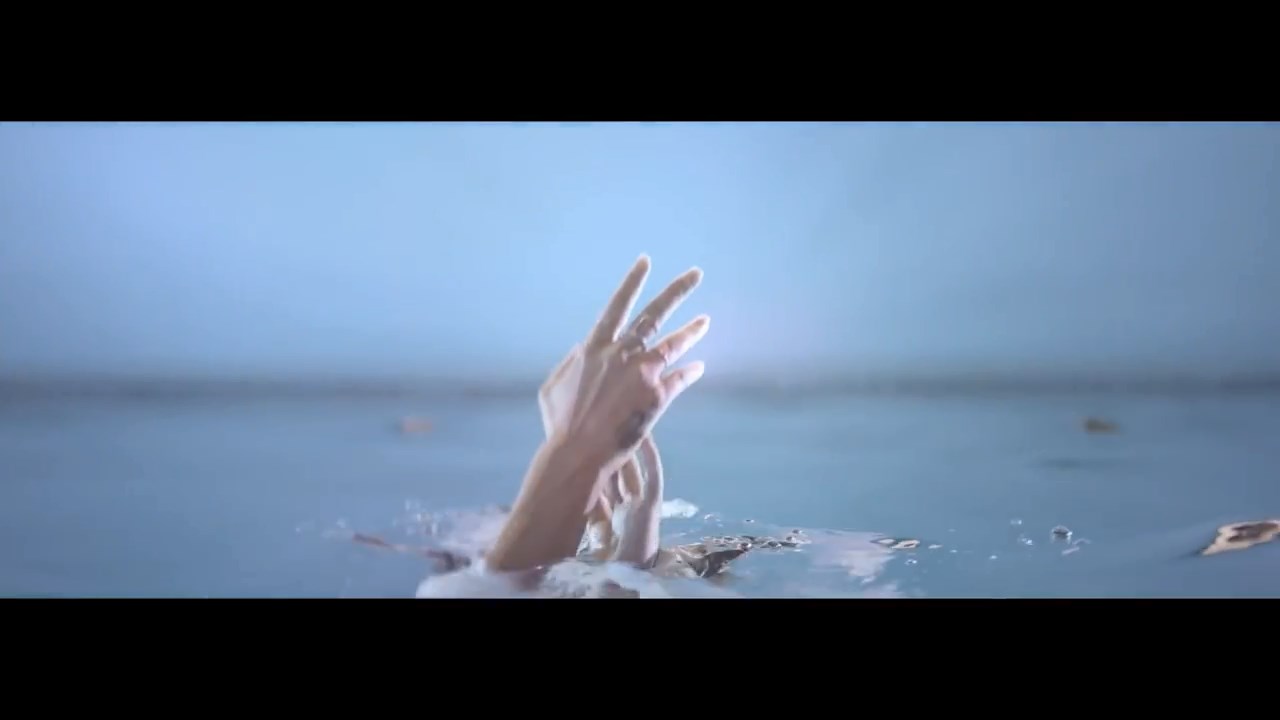 Cheryl_Debut_Fragrance_-_StormFlower_TV_advert_mp4_snapshot_00_15_5B2016_05_06_13_13_145D.jpg