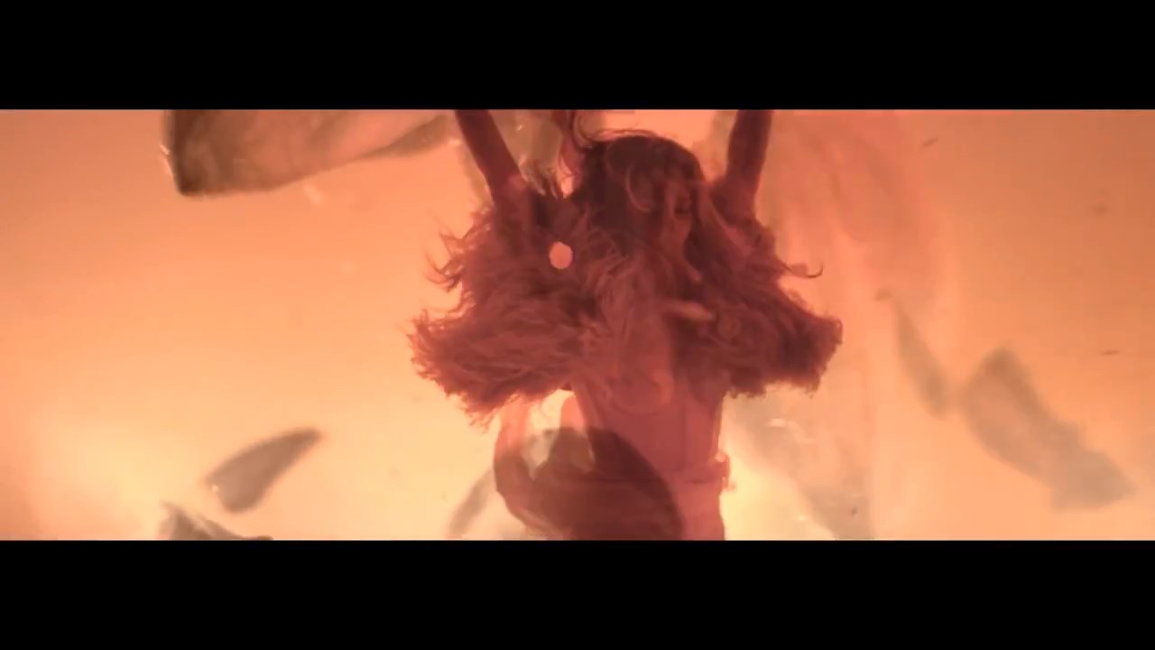 Cheryl_Debut_Fragrance_-_StormFlower_TV_advert_mp4_snapshot_00_20_5B2016_05_06_13_13_315D.jpg