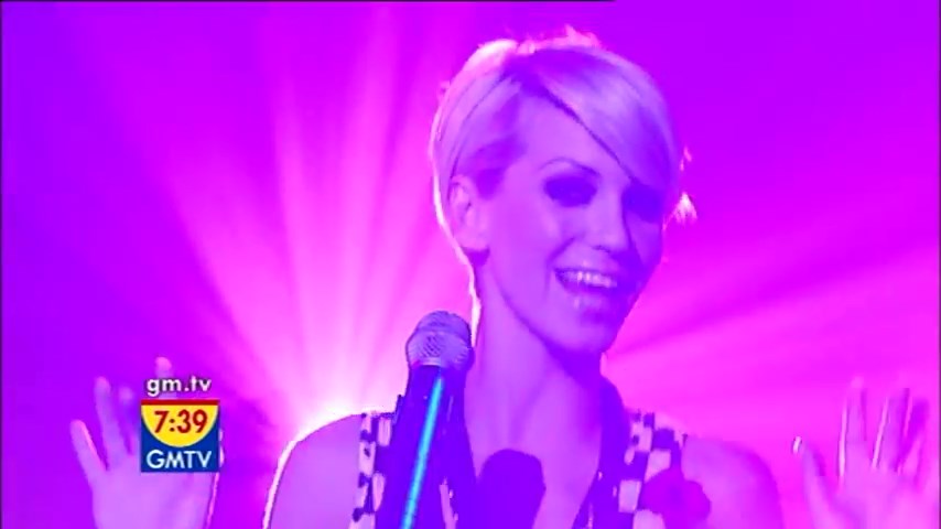 Girls_Aloud_-_The_Promise_First_Performance_5BGMTV_-_27_10_20085D_mp4_snapshot_00_25_5B2016_05_06_11_18_595D.jpg